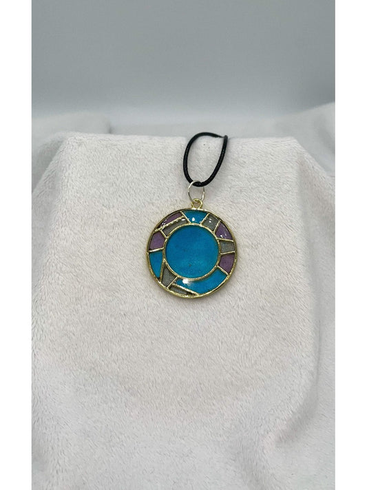 Stained-Glass-Style Pendant Gold